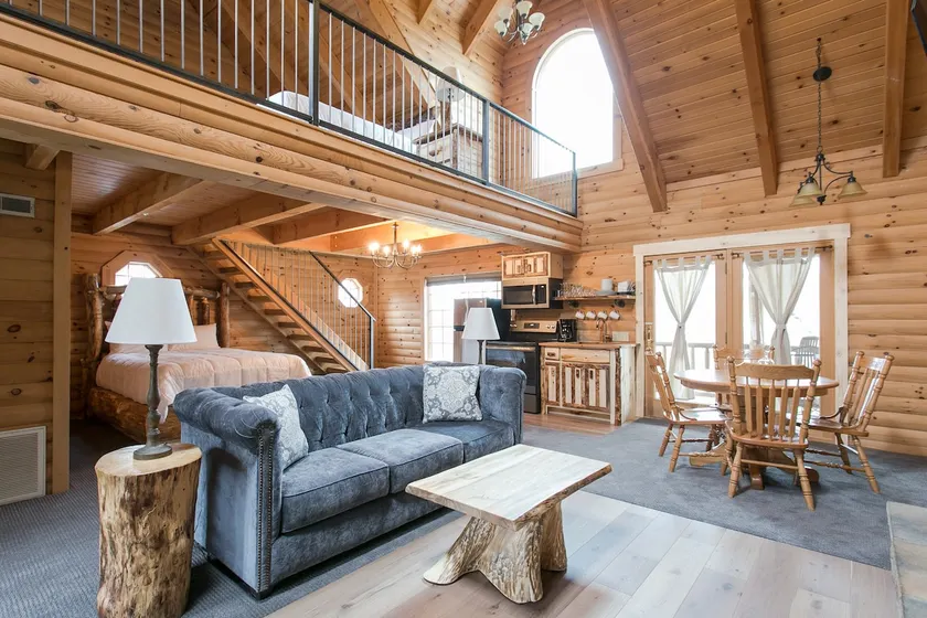 Luxury Lodge Suite with Jacuzzi - Near Berlin Ohio - Image 1