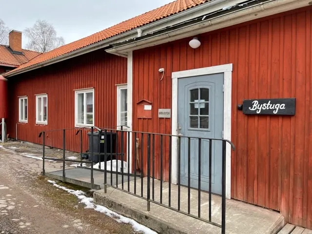 Old school, now a village house. Proximity to Romme Alpin. - Image 1