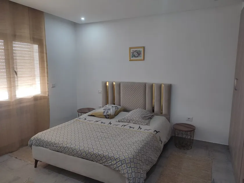 Beautiful 2 bedroom with parking - Image 1