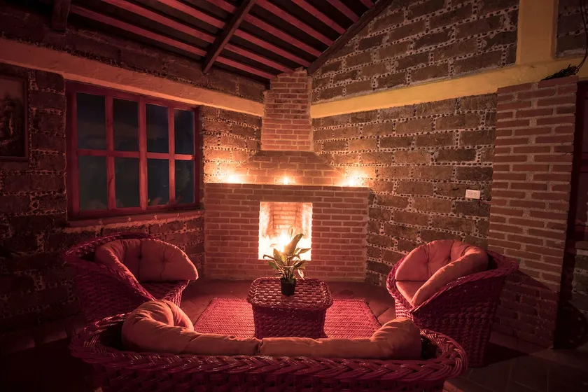 red cabin - Image 1