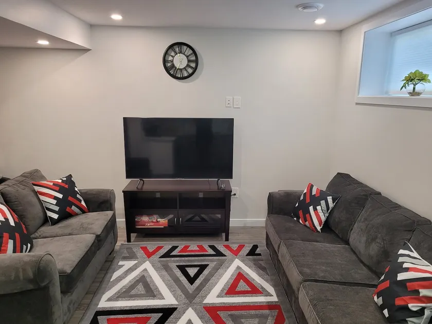 THE HAVEN- 1 Bedrm Basement suite w/ full Kitchen - Image 1