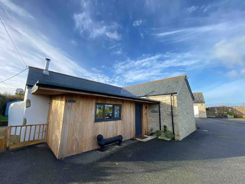 Cottage 4 Miles to Hayle Beach With EV Charger - Image 1