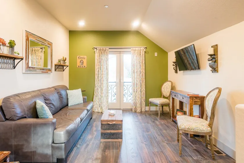 Samara and Drew's Guesthouse - Image 1
