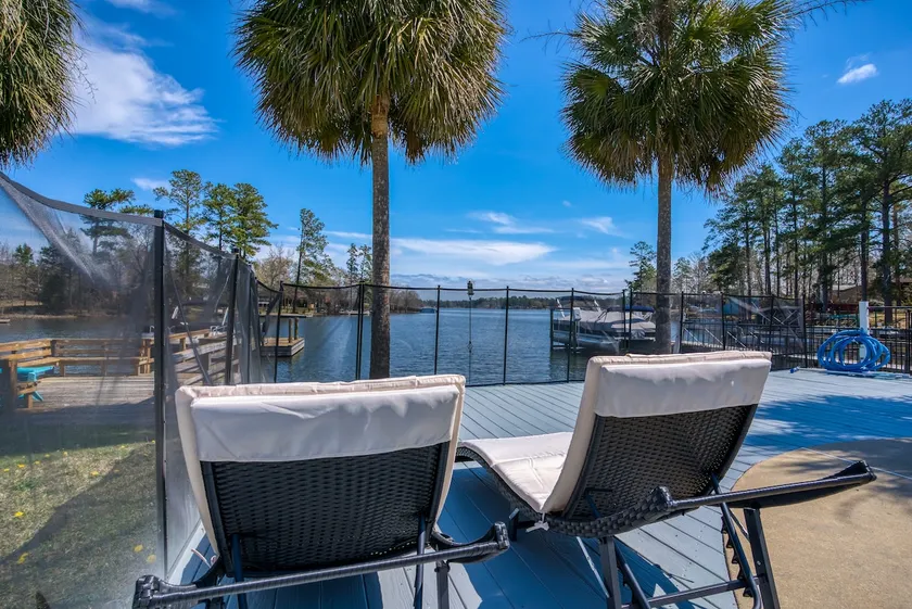 Lakeshore Lodge | Pool | Sleeps 10 (4 kids) - Image 1