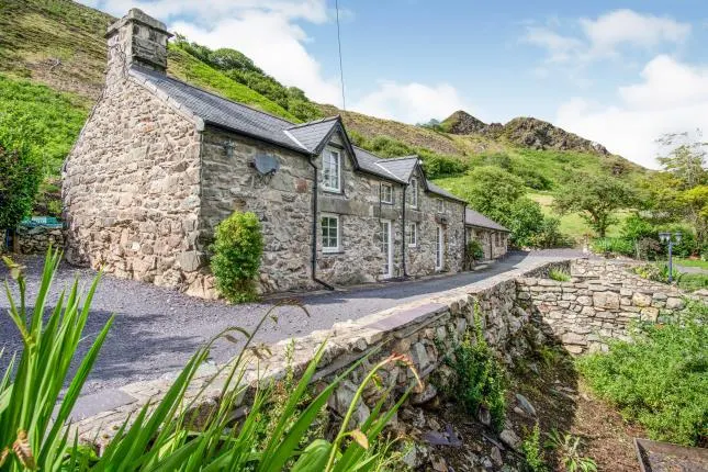 A Luxurious Snowdonia Retreat - Sleeps upto 10 - Image 1