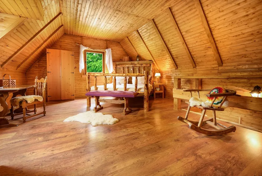 Authentic wooden house near Plitvice Lakes - Image 1