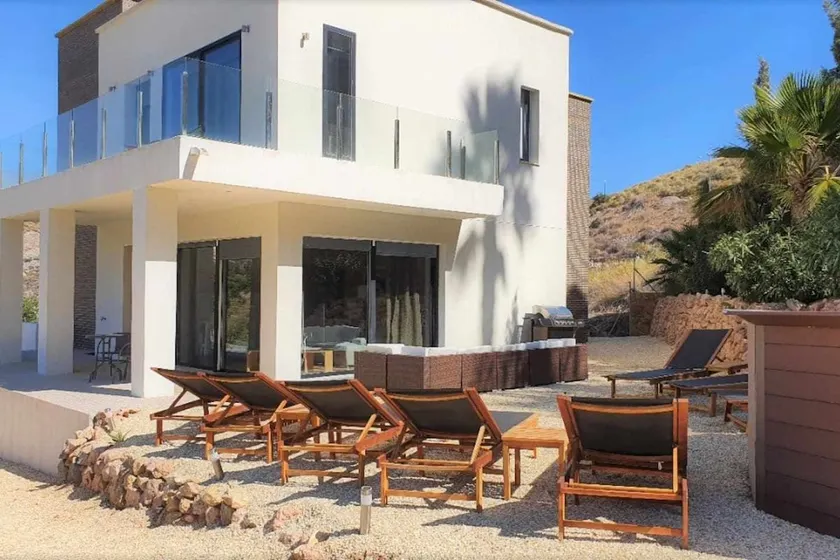 Villa André con Piscina, Barbacoa, Wifi & Satélite - Image 1