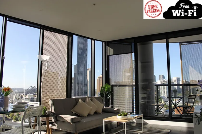 Spectacular Views of CBD & Story Bridge & Parking - Image 1