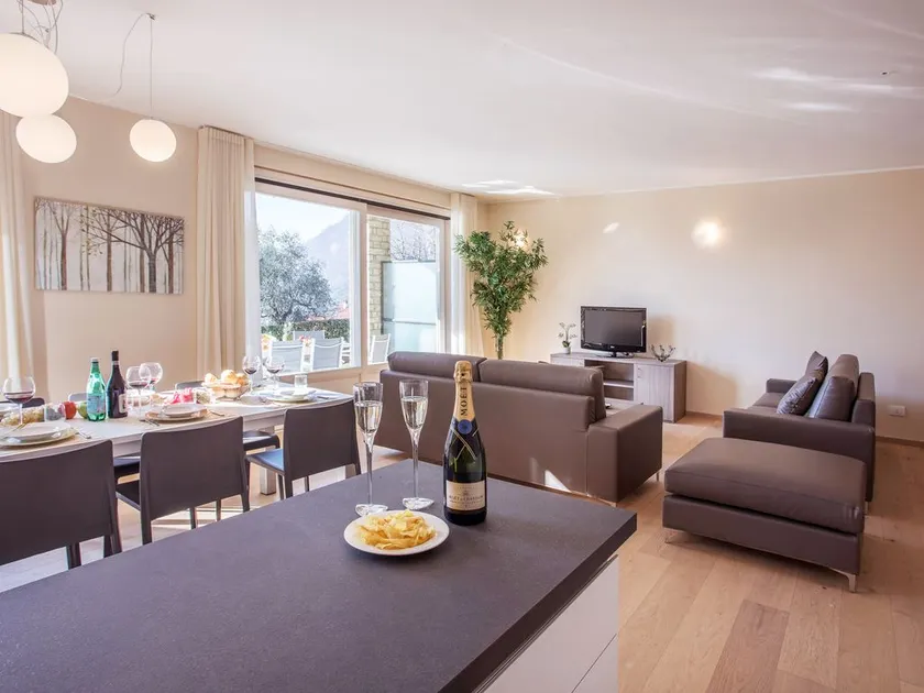 Ossuccio Grande \"C\" Privathaus mit Pool, Terrasse, Garten und Privatparkplatz - Image 1