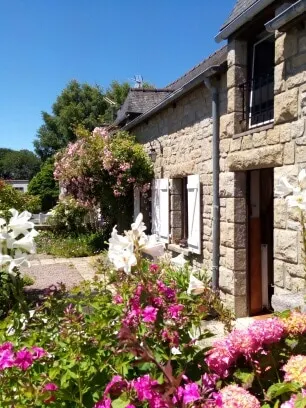 Typical Breton charming longhouse - Image 1
