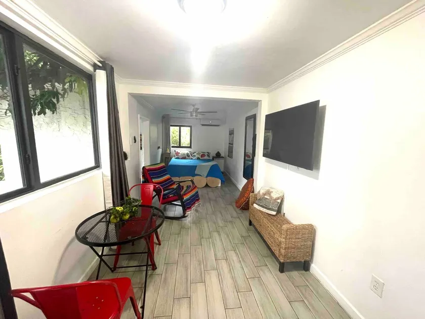 Mango Studio - Free Gated Parking - Image 1