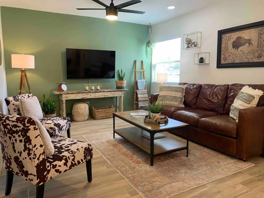 THE DOUBLE “M”~ Classy 2BR near Biltmore~King Beds - Image 1
