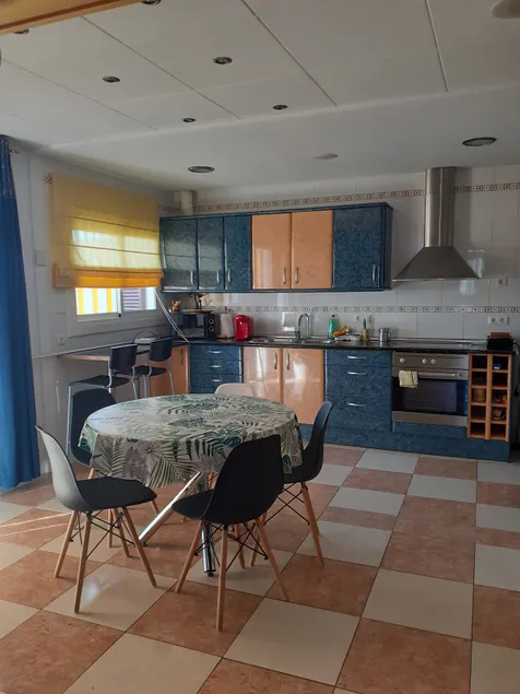 A beautiful apartment two minutes from the beach with an ocean view in Roses - Image 1