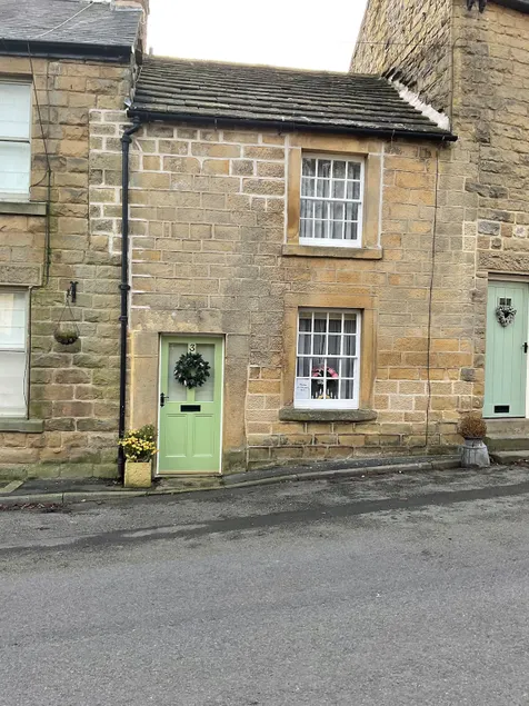 Beautiful 200yr old cottage,Eyam ,Peak District,Derbyshire - Image 1