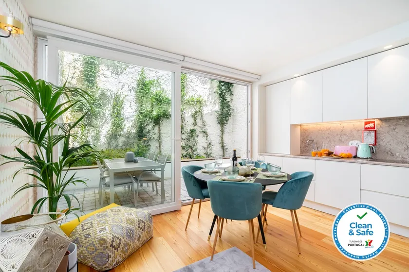 CSA18 Luxury Design Apartment - Image 1