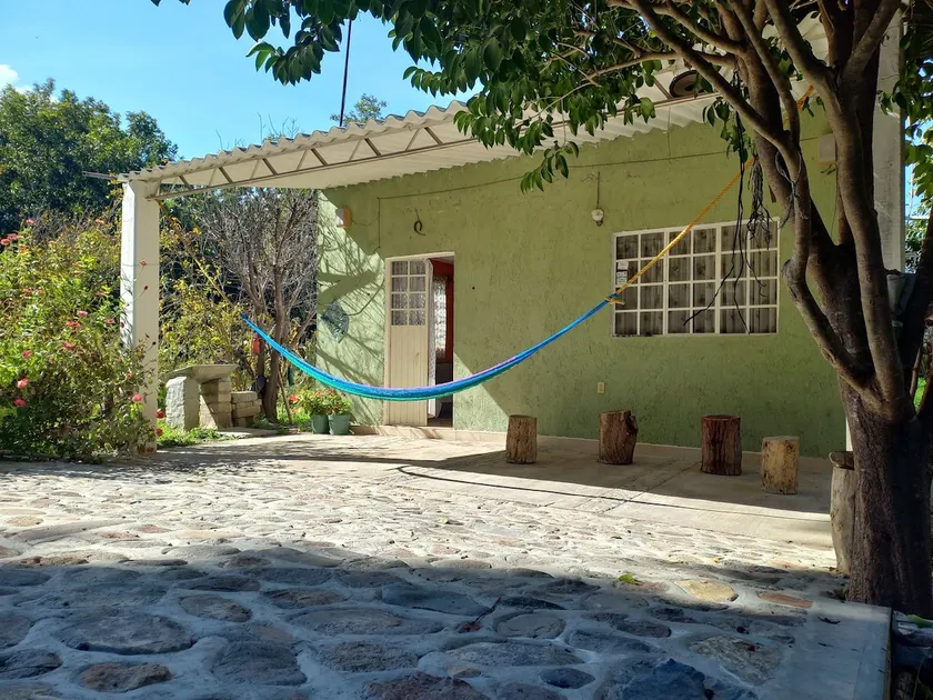 Country house with a large backyard - Image 1