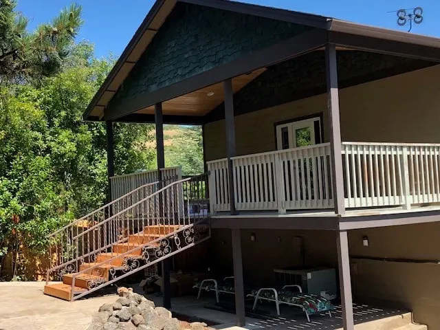 Angel Crest Casita Guest Suite - East Medford - Image 1