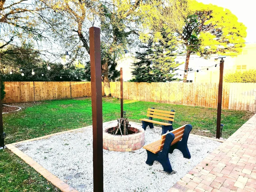 Quaint Cottage w/ Hot Tub, Fence, 10 min to Beach - Image 1