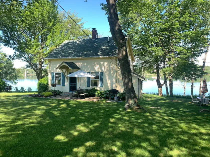 Waterfront Cottage On Basin Cove - Amazing Sunsets - Image 1