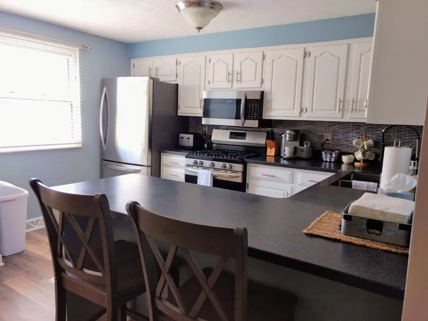 Perfect Townhouse Close to College and Downtown - Image 1