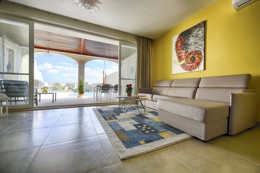 Luxusapartment mit drei Schlafzimmern und privatem Pool - Image 1