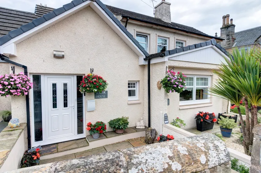 School House Annexe Anstruther, King-sized bedroom - Image 1