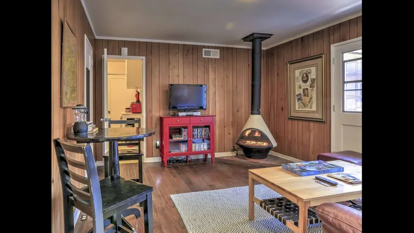 ”Carmel Cabinesque” great winter rates! - Image 1