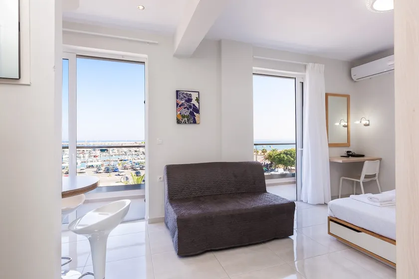 Sunset View Apartment - Image 1