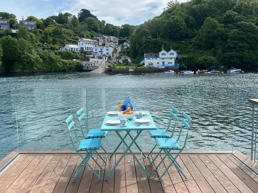 Contemporary Waterfront holiday home in Fowey - Image 1