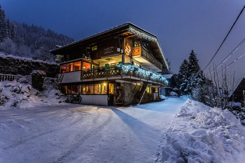 Chalet in Central Morzine, Haute-Savoie, French Alps - Image 1