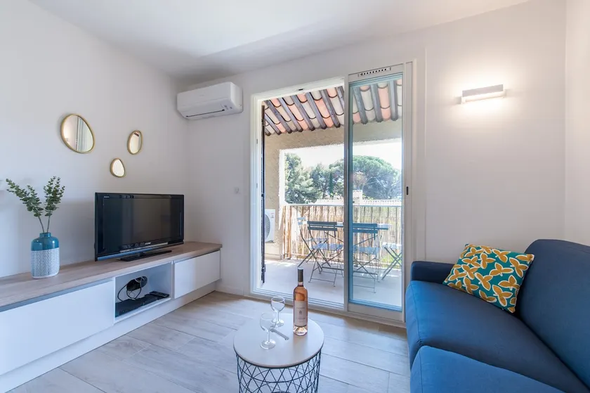Studio Del Mar - Premium Sea View Apartment - Image 1