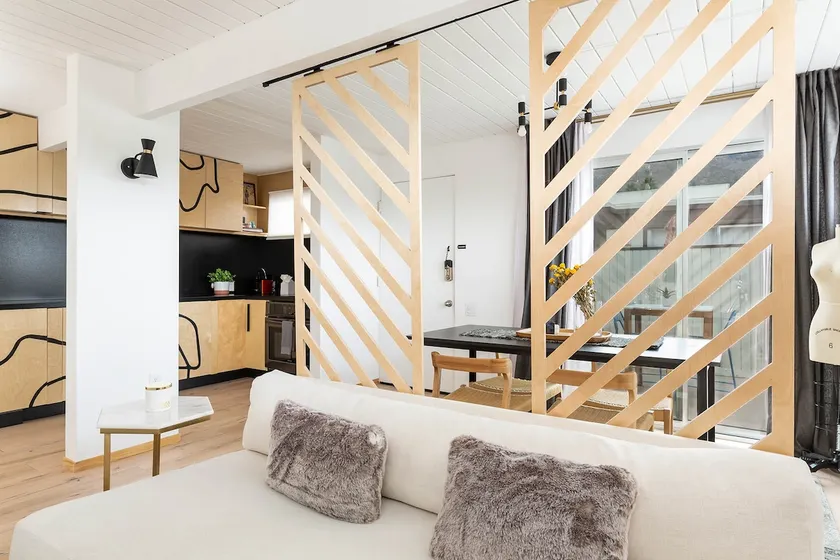 Eclectic updated condo in Mid-Century complex - Image 1