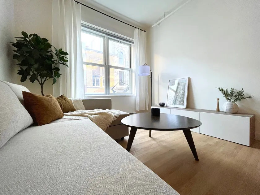 Urban condo in the heart of Saint-Roch/1 to 4 guests - Image 1