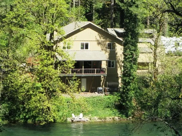 McKenzie Riverfront-w Hottub woodstove+wood - Image 1