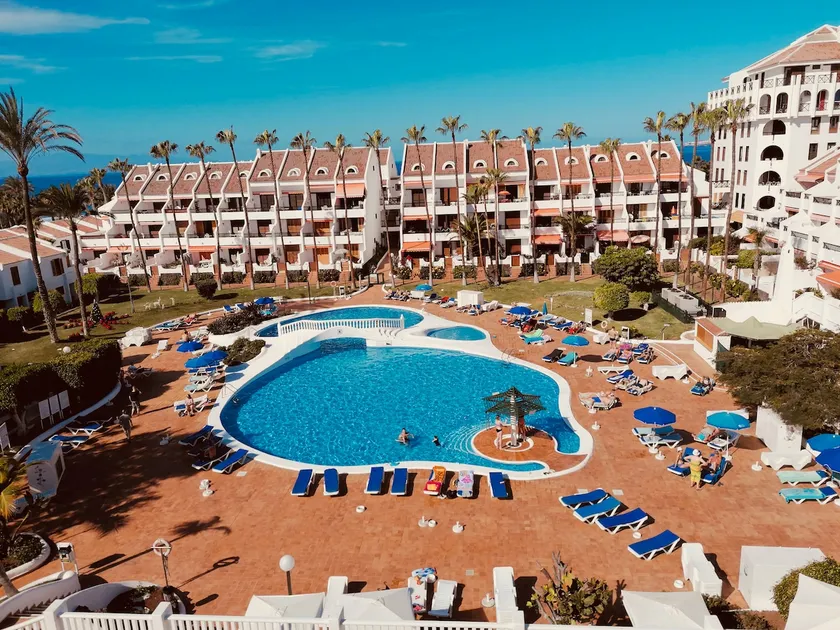 Appartement en duplex avec une vue incroyable sur la mer et la montagne, piscine chauffée - Image 1
