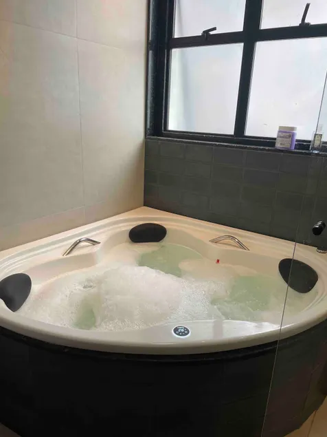 Ruya Flat - Modern with Private Pool and Jacuzzi - Image 1