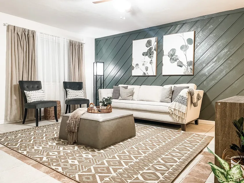 Serene, Private Two Bedroom Townhouse in East TLH - Image 1
