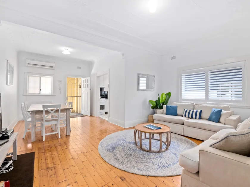 Bondi Family Escape with parking,moments to beach! - Image 1