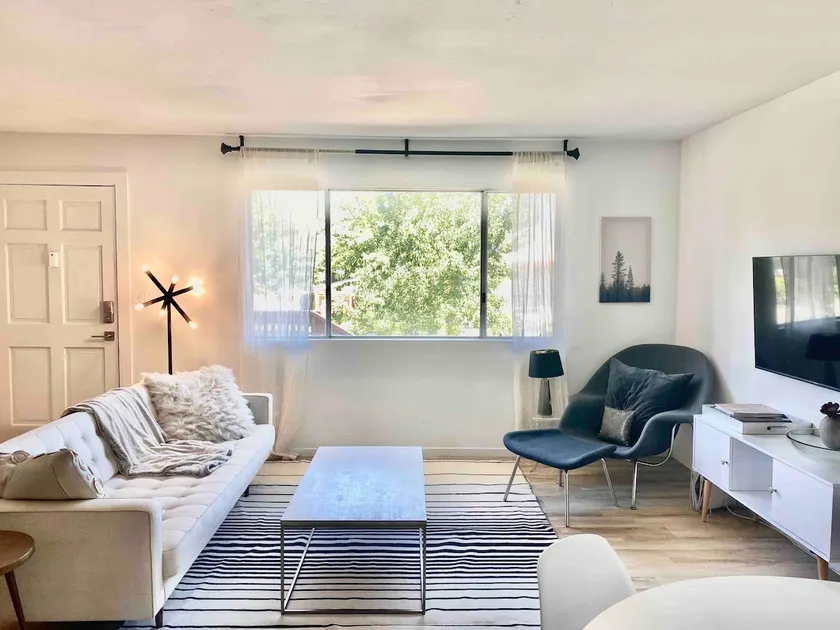Mid Century Mod in Downtown Paso Robles! - Image 1