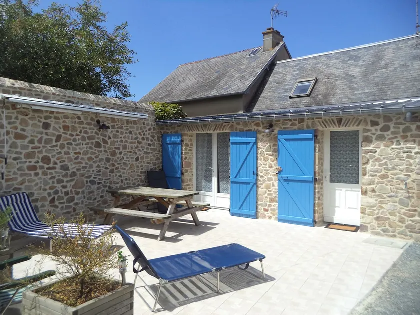 vacation home for sale - Image 1