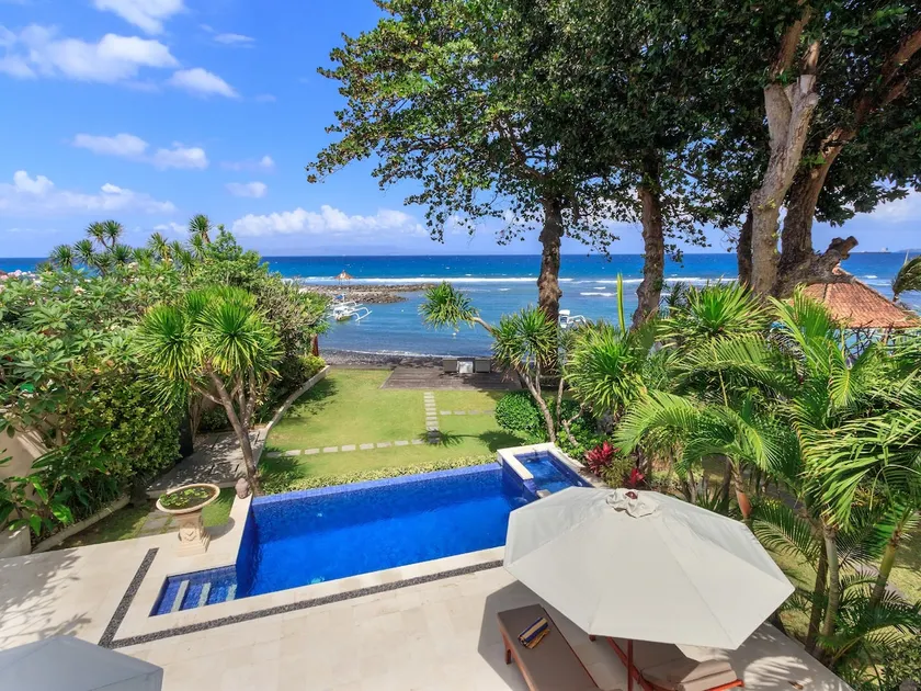 Oceanfront 2BR Luxe Infinity Pool Marble Bath Villa Nautilus - Image 1