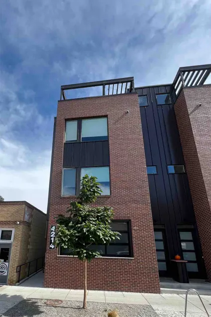 Brand new townhome with rooftop - mountain views. - Image 1