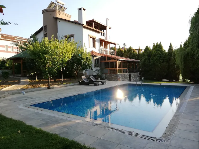 Private Pool and Sheltered Villa // Villa Kalenci - Image 1