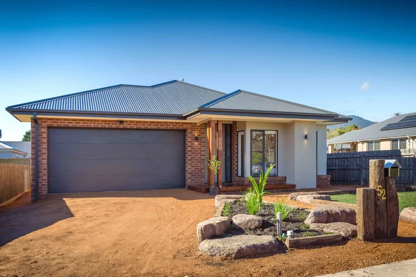 King Parrott Healesville - Image 1