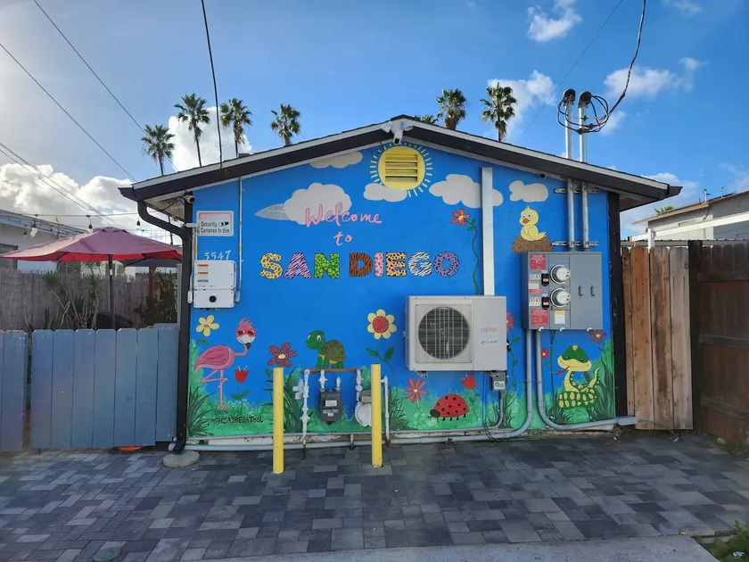 Central San Diego! Your home away from home! - Image 1