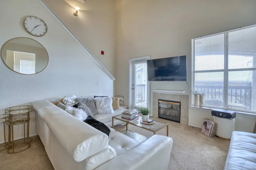 Charming South Aurora Condo with Beautiful View - Image 1