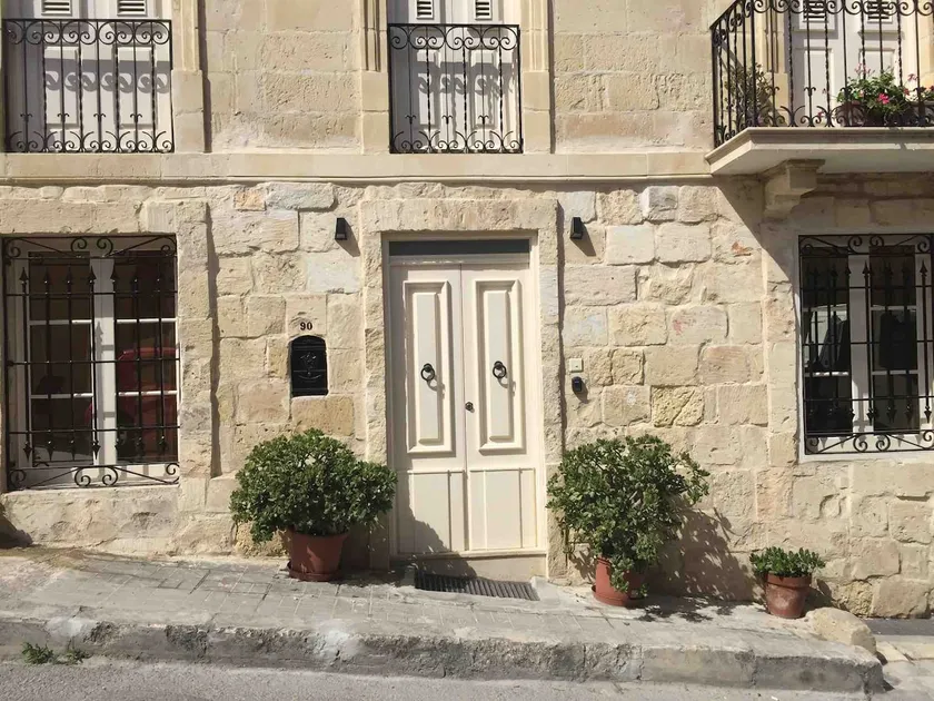 Valletta house close to the sea - Image 1
