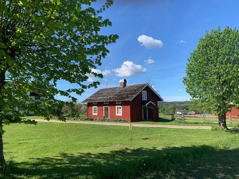Cozy cottage on a farm, near Isaberg. Fireplace. - Image 1