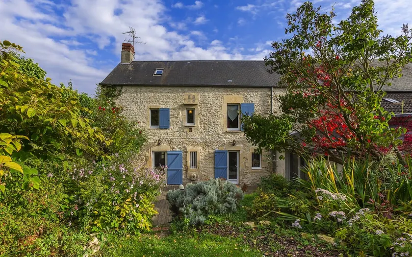 Normandy, restored 18th century farmhouse with hot tub - Image 1