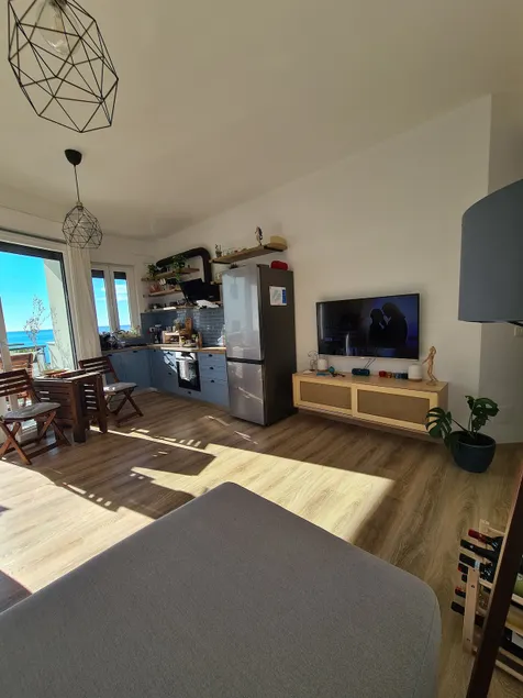 Sea view apt. with walking distance beach access. - Image 1